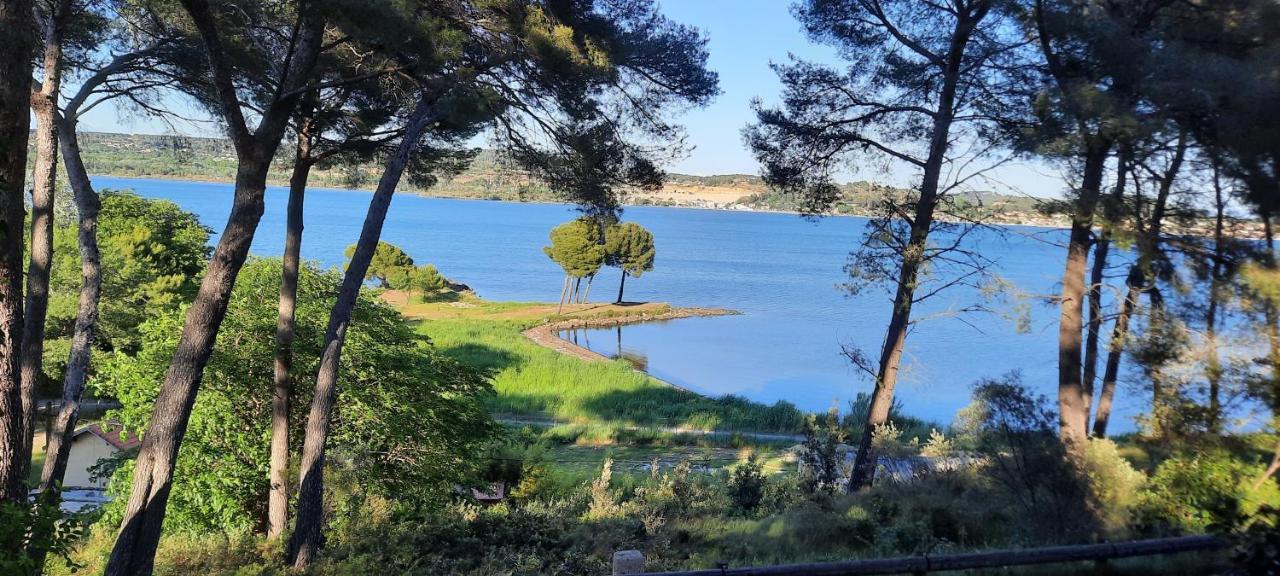 La Palmeraie Istres Bagian luar foto