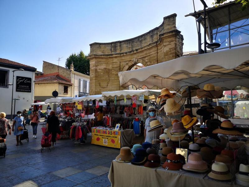 La Palmeraie Istres Bagian luar foto