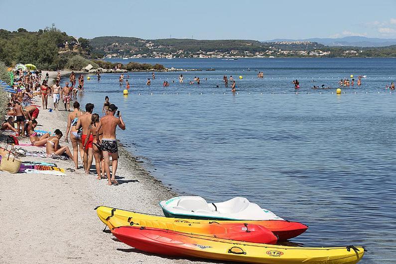 La Palmeraie Istres Bagian luar foto