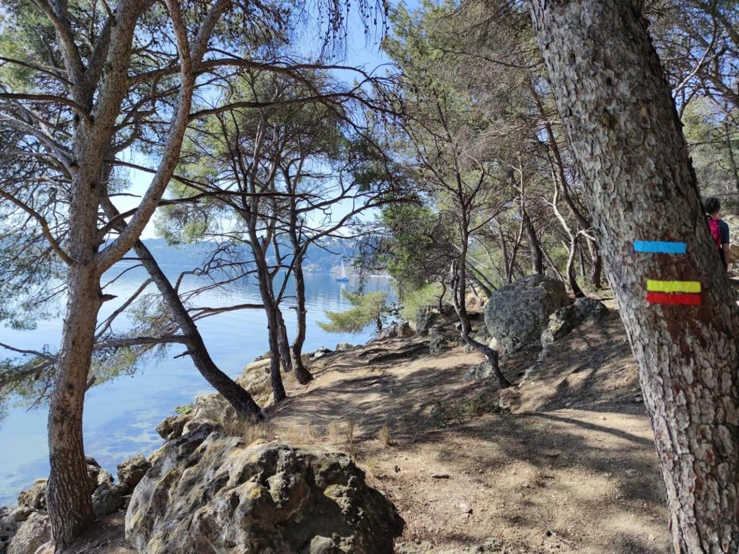 La Palmeraie Istres Bagian luar foto