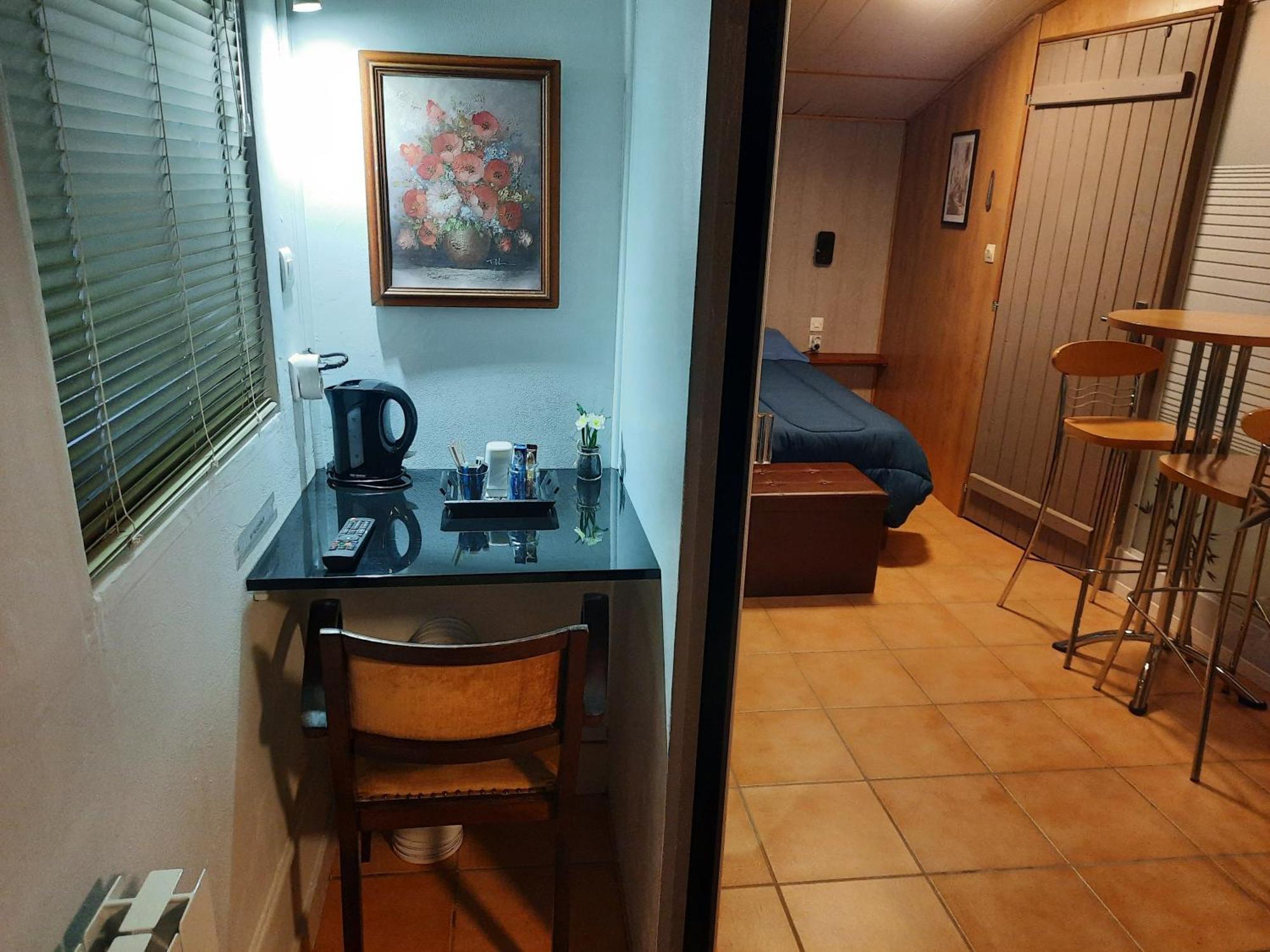 La Palmeraie Istres Bagian luar foto